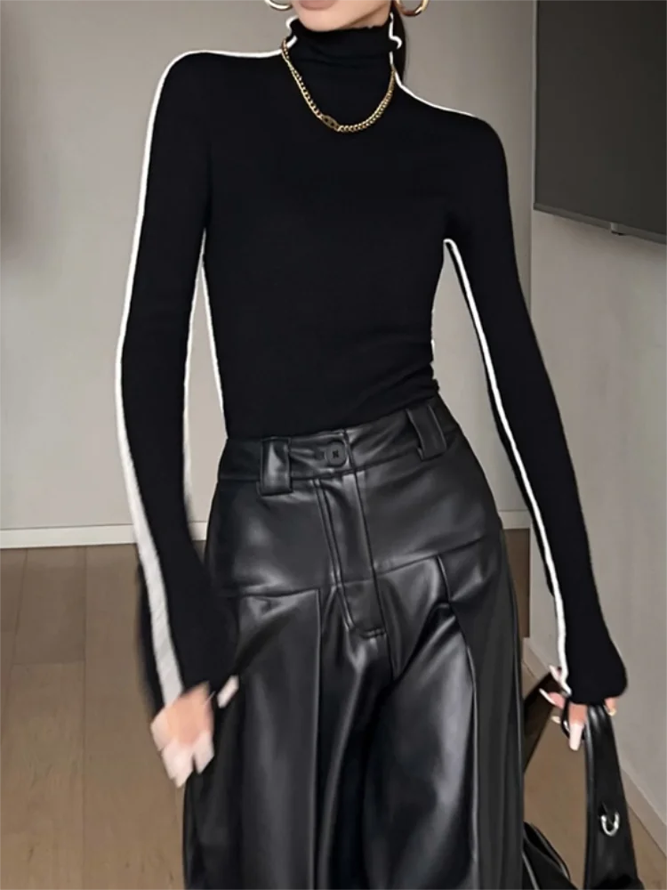 Nadia Contrast Piped Turtleneck