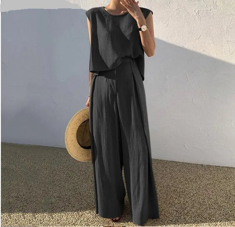 Caelia Chic Relaxed Linen Set