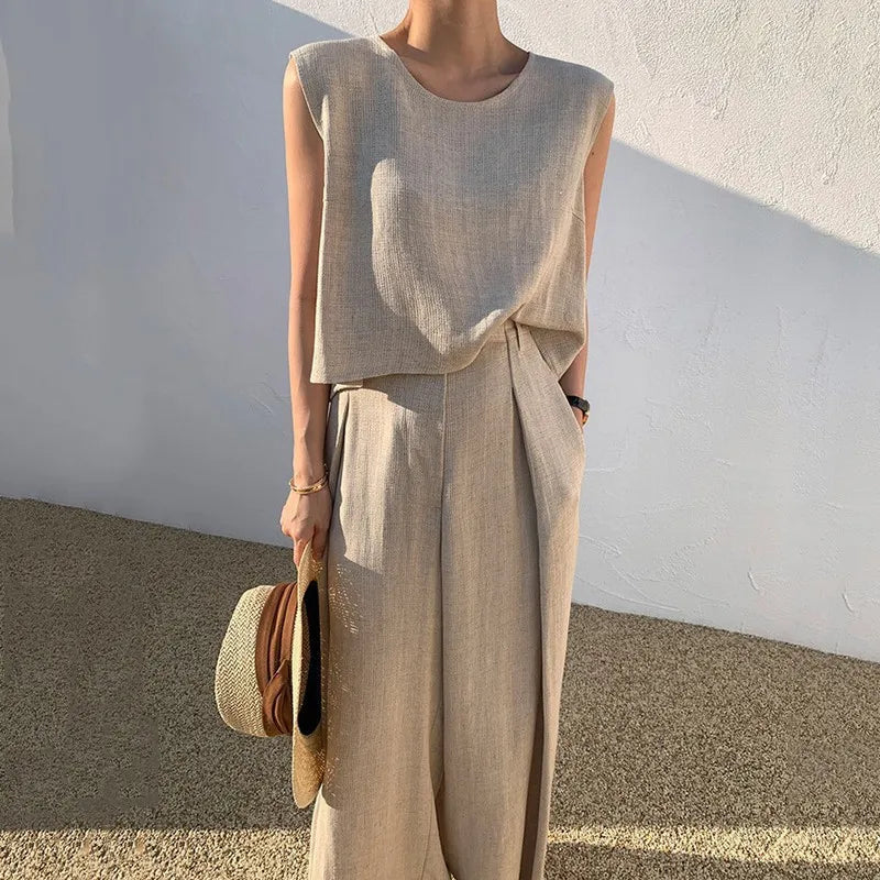 Caelia Chic Relaxed Linen Set