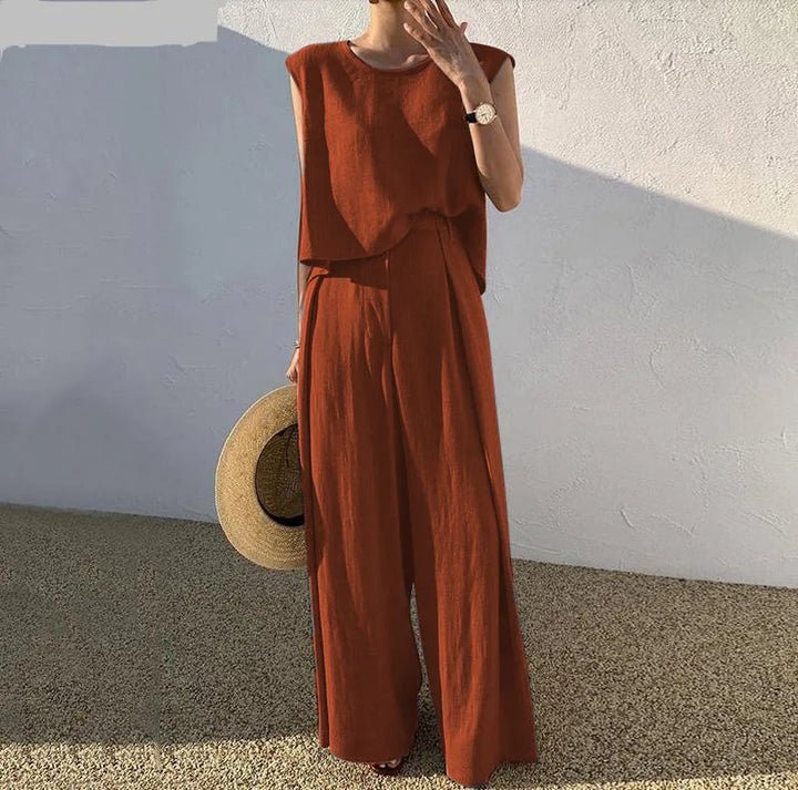Caelia Chic Relaxed Linen Set