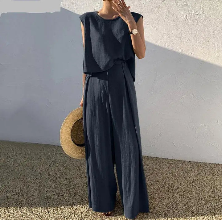 Caelia Chic Relaxed Linen Set