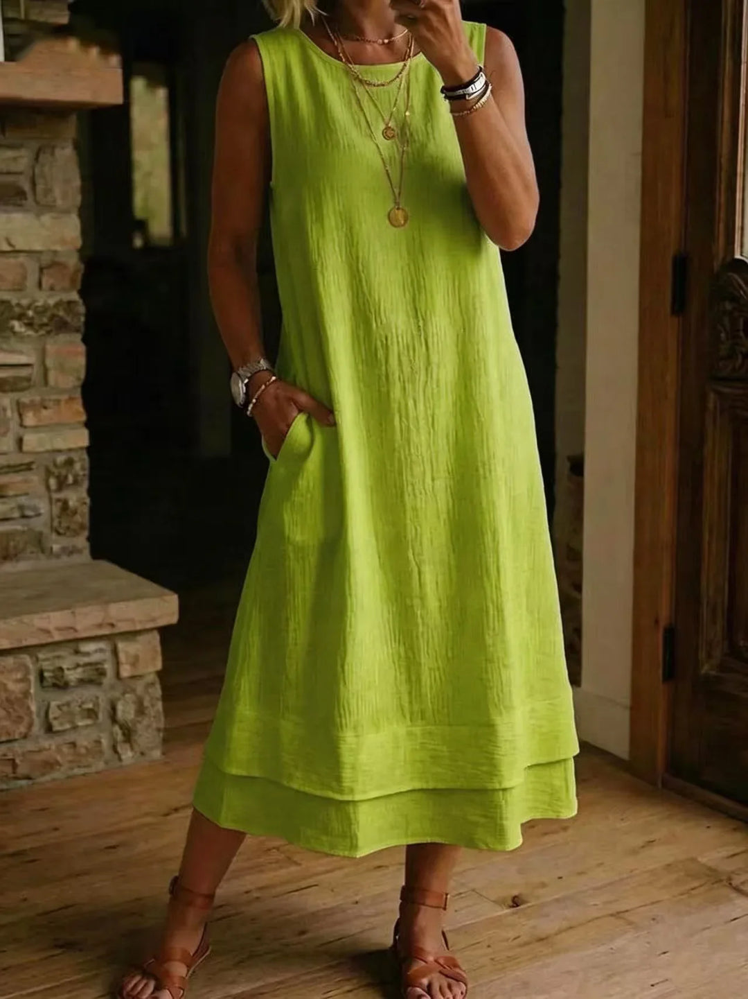 Novelle Effortless Sleeveless Tunic Midi Dress