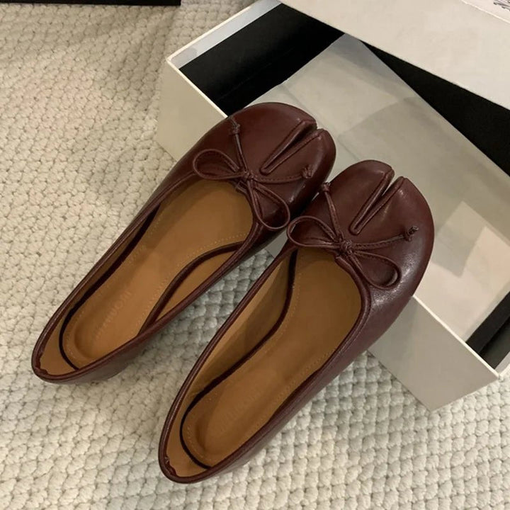 Brown tabi ballet flats with bow knot detail